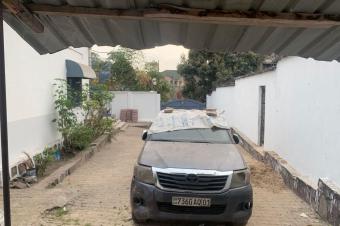 Villa  Kinsuka Pcheur 25 sur 30m 500.000